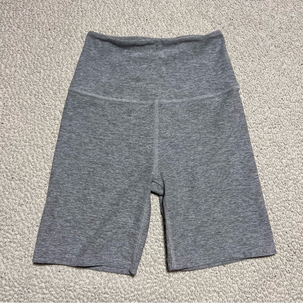 Beyond Yoga Spacedye Heather Gray Grey Biker Shorts High-Rise 6.5” Soft Comfy